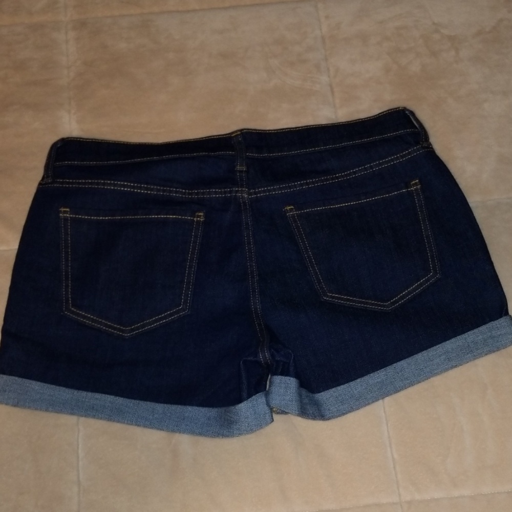 Shorts - Picture 2 of 3